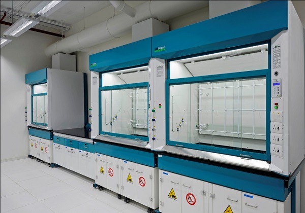 Lab Containments and Cabinets