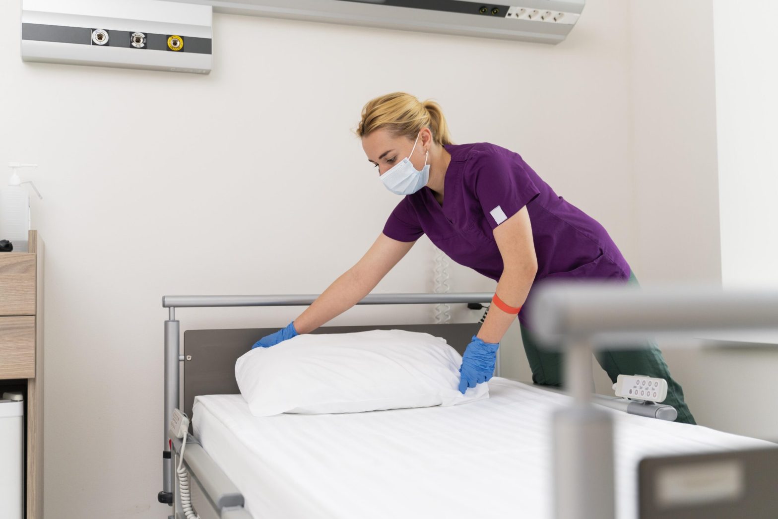 Antibacterial Medical Linen Solutions: Pillows, Bed Sheets & Curtains by OxyMed